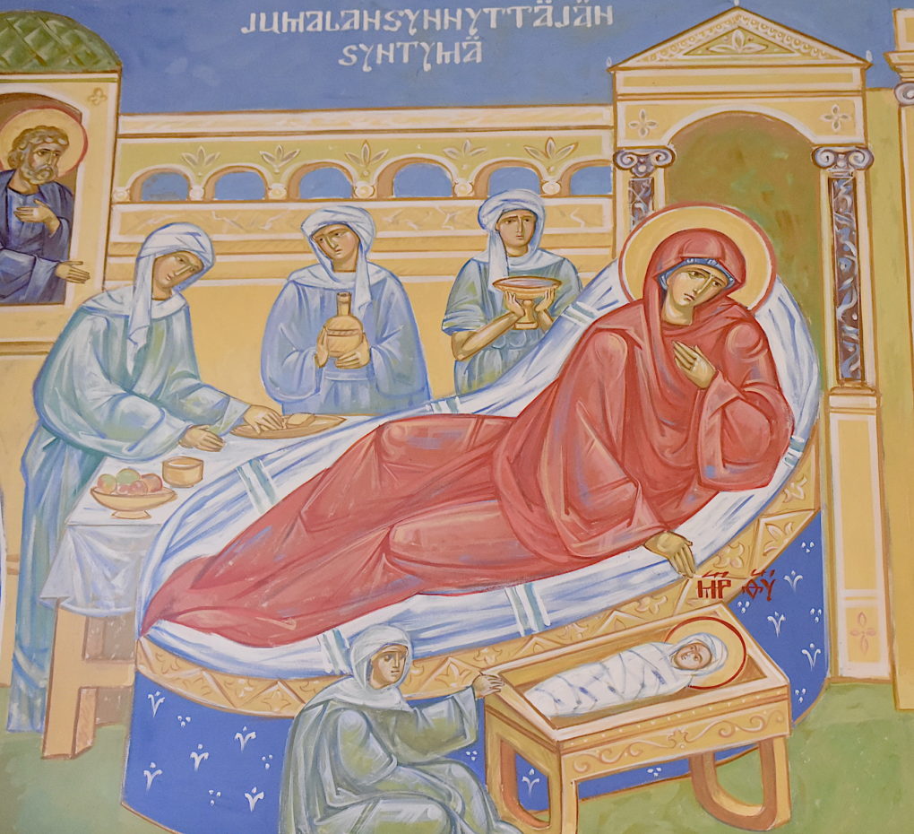 Jumalansynnyttäjän syntymä kuvattuna Tikkurilassa Kristuksen taivaaseenastumisen kirkon seinämaalauksessa. Ikonin on maalannut Juri Mitroshin. Kuva: Vlada Wahlstén