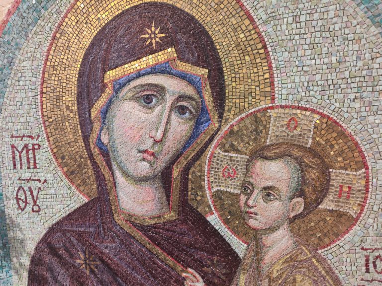 Hämeenlinnan kirkon julkisivuun tuleva mosaikki-ikoni Tihvinälainen Jumalanäiti. Kuva: Vlada Wahlsten
