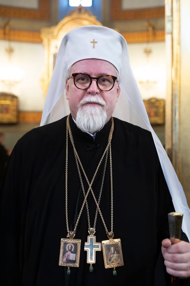 Helsingin ja koko Suomen arkkipiispa toimittaa Uspenskin katedraalissa 23.2. liturgian jälkeen rukouspalveluksen rauhan puolesta Ukrainassa. Kuva: Jyri Pitkänen